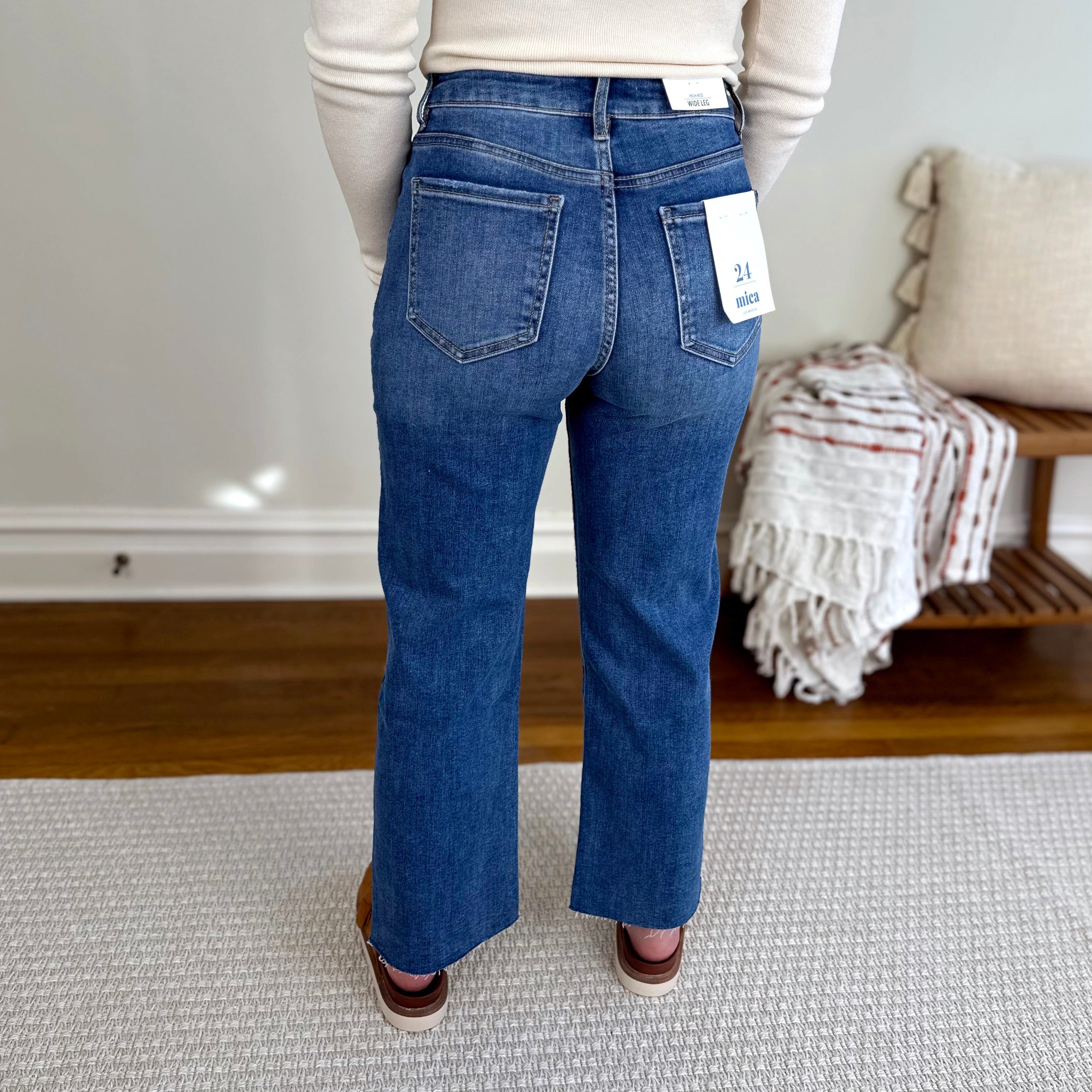 Daring Darling Crop