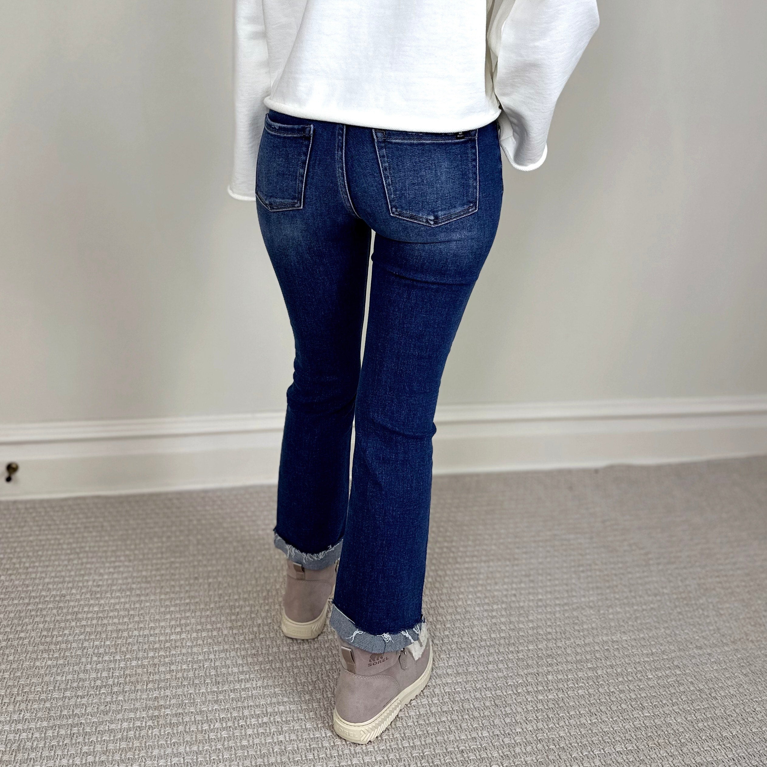 Button Babe Crop Straight