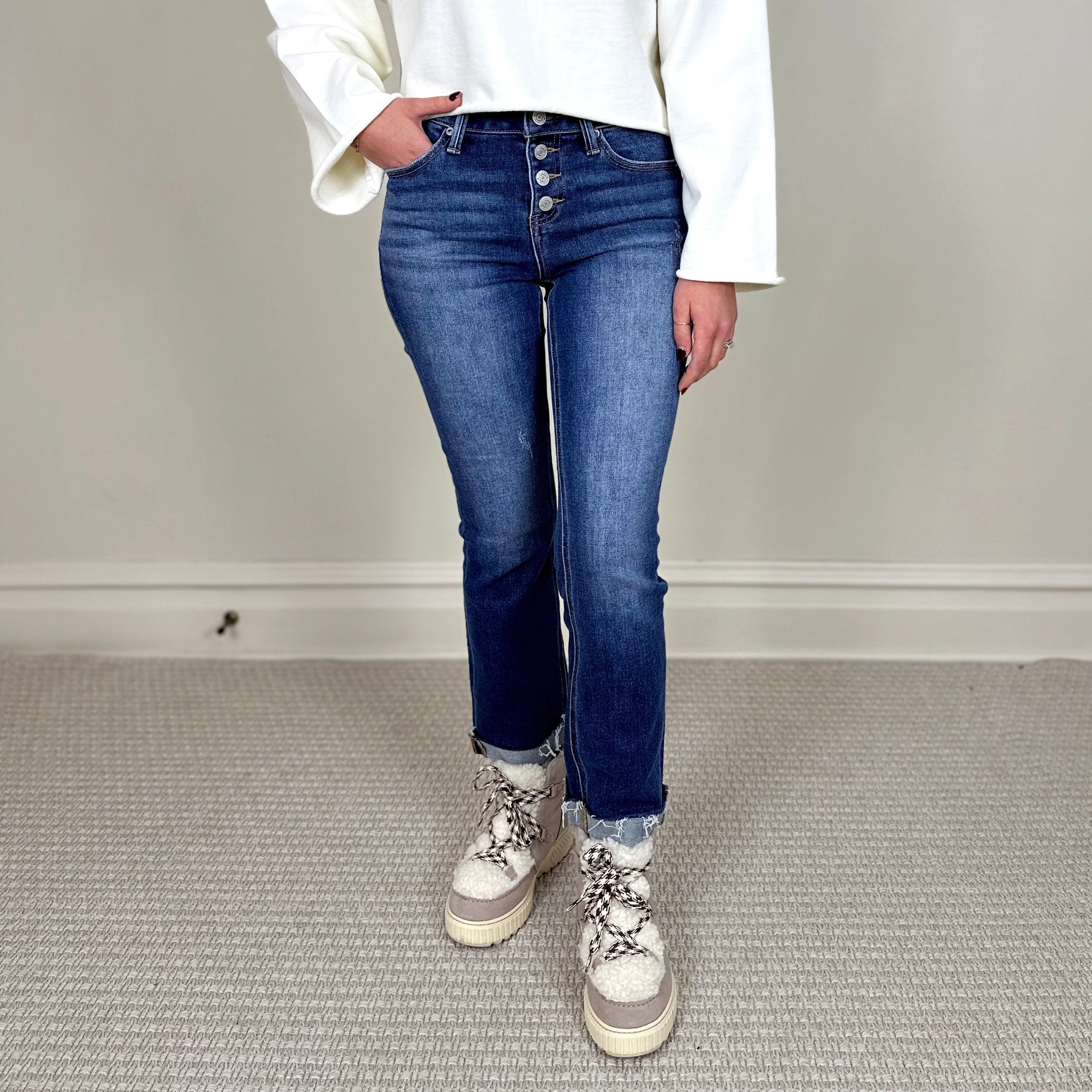 Button Babe Crop Straight